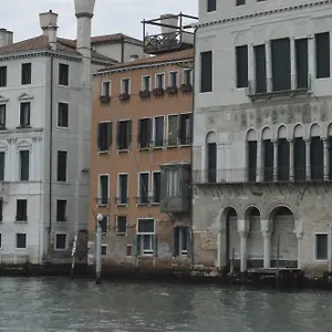 Leon Bianco On The Grand Canal Gasthof