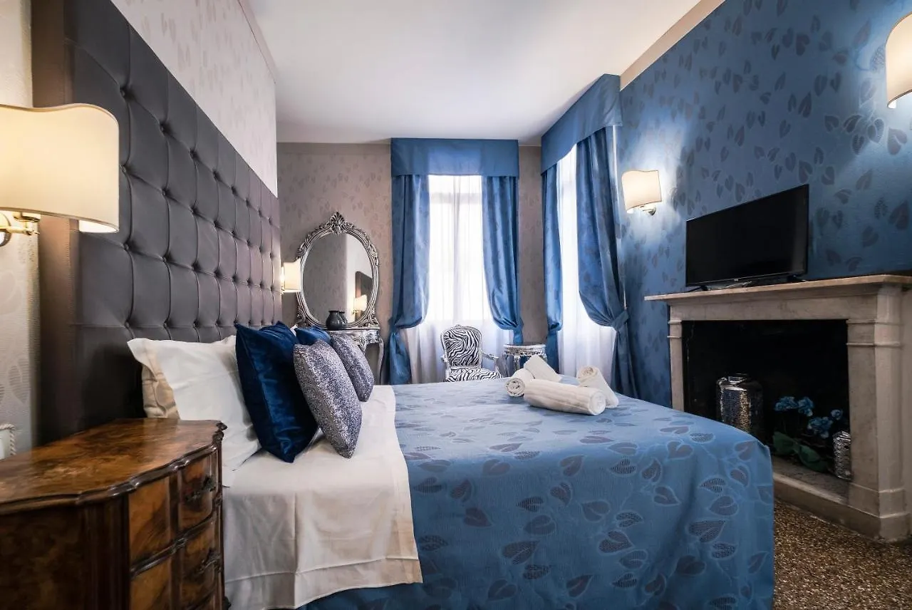 ** Guest house Ca' Lavezzera Hotel Venice Italy