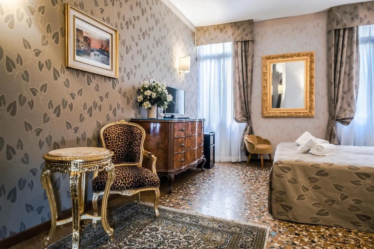 Ca' Lavezzera Hotel Venice Guest house